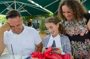 Felicity Kendal CBE visits Arjeta